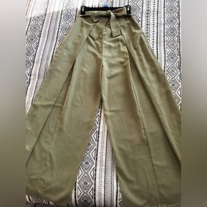 Wide leg belted trousers